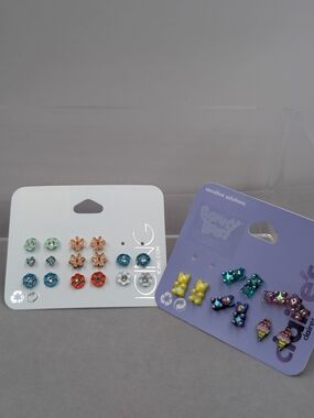 Claire’s + Icing 13 Pair Stud Earring Lot Gummy Bears Flowers | 1114